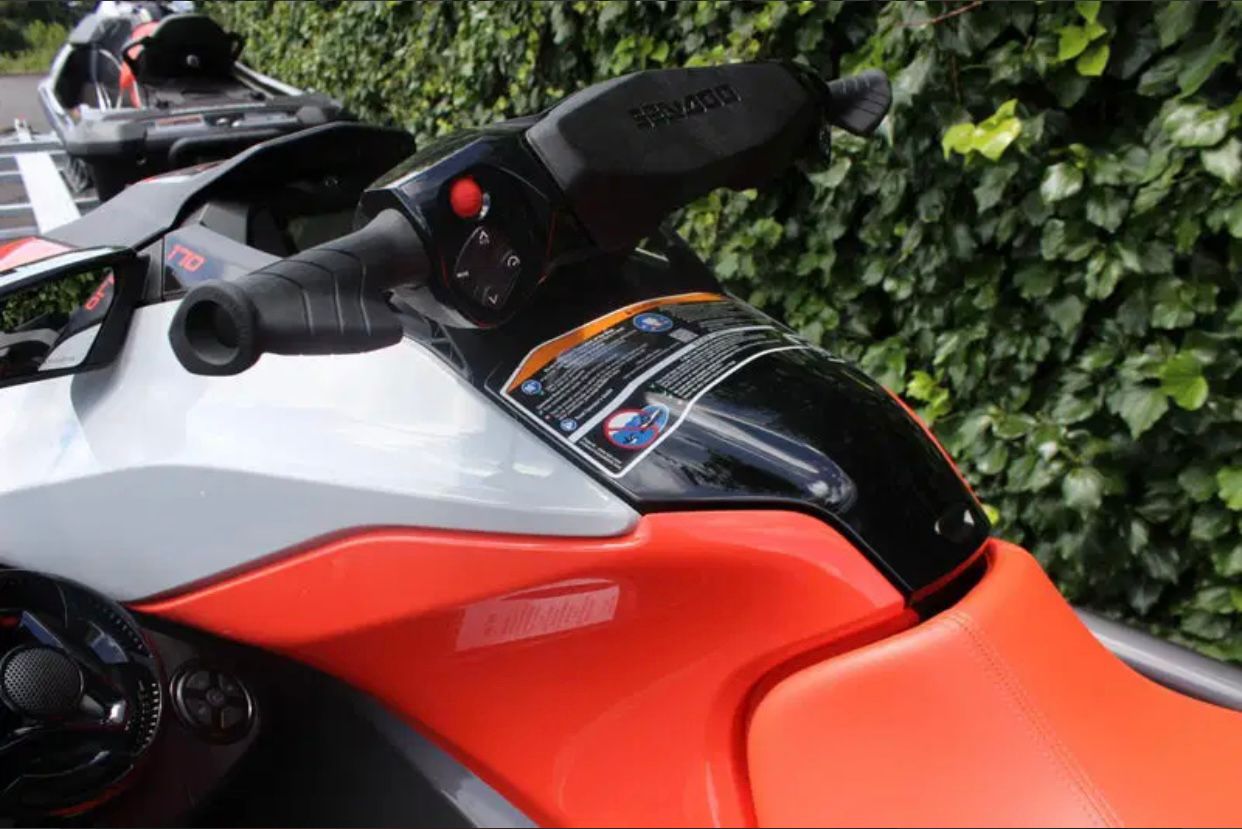 2023 Sea-Doo GTI SE 170 - Image 3
