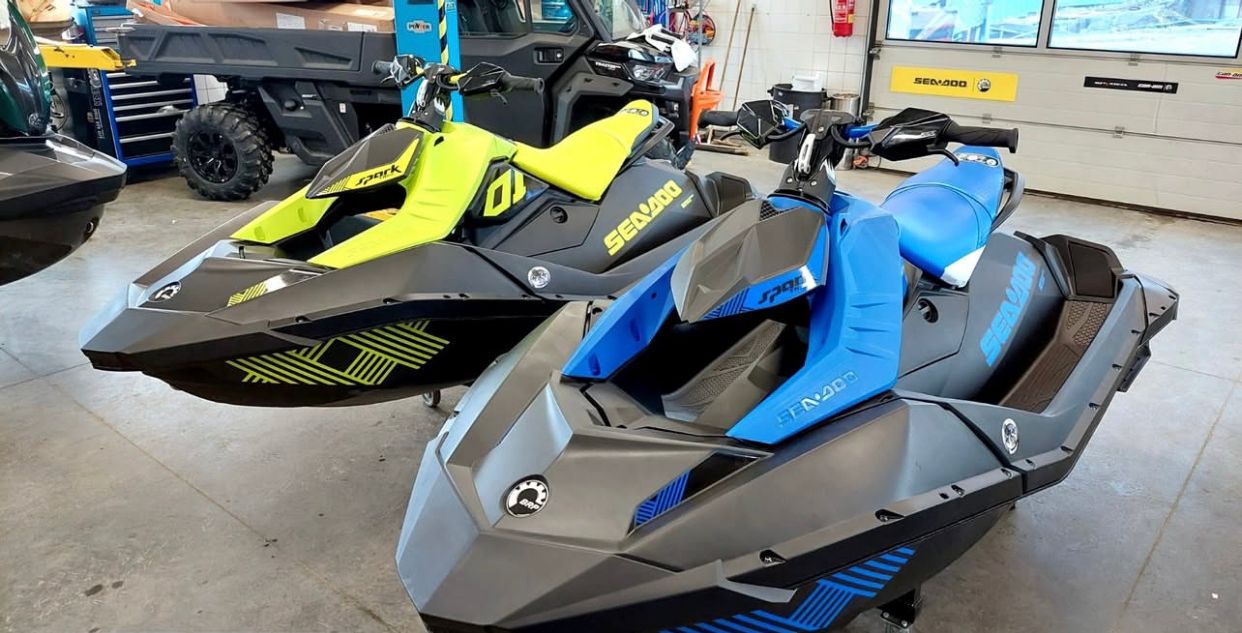 2023 Sea-Doo SPARK TRIXX 2up - Image 3