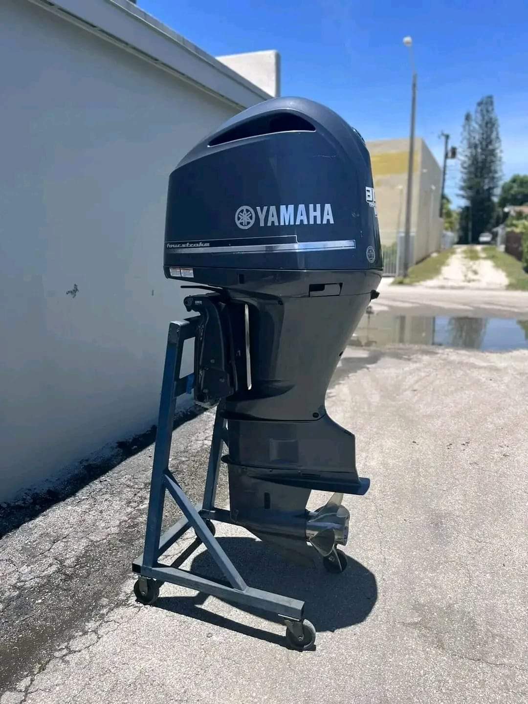 Yamaha 300 HP V6 EFI Four Stroke Outboard Motor - Image 2