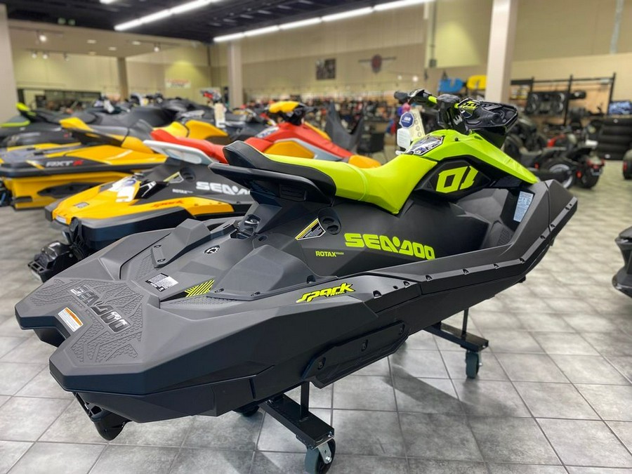 2023 Sea-Doo Spark Trix 3-up - Image 3