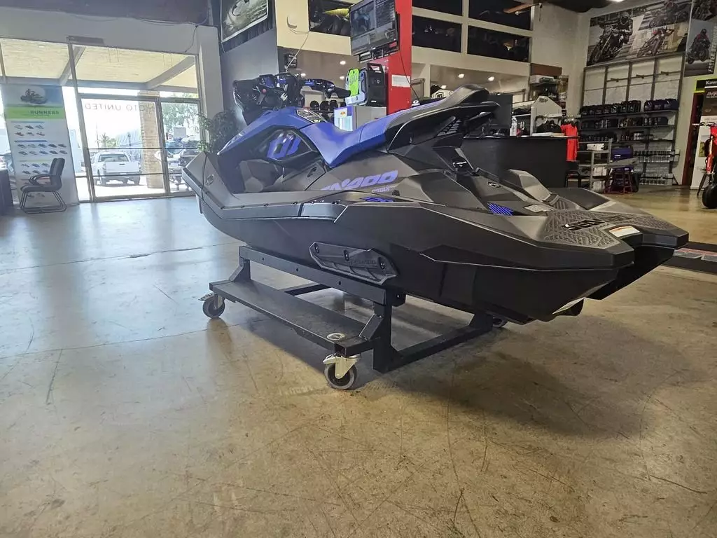 2023 Sea-Doo SPARK TRIXX 3up - Image 8