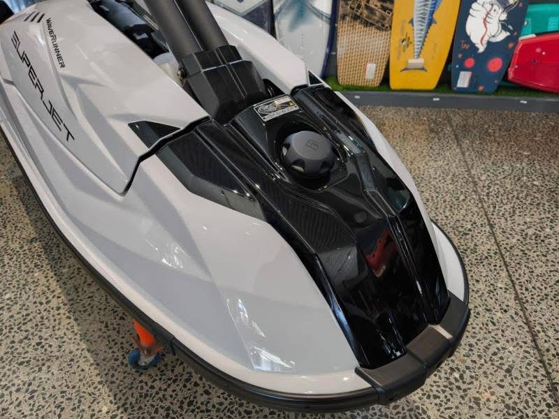 2023 Yamaha Superjet - Image 3