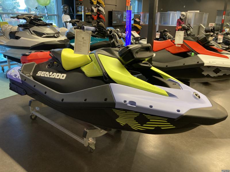 2024 Sea-Doo Spark Trixx for 1 Rotax 900 ACE – 90 iBR and Audio - Image 3