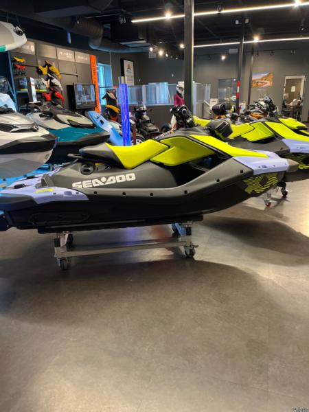 2024 Sea-Doo Spark Trixx for 1 Rotax 900 ACE – 90 iBR and Audio - Image 2