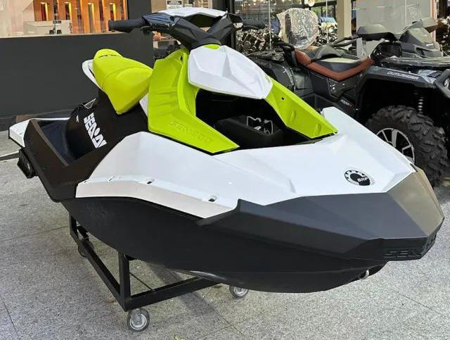 2023 Sea-Doo SPARK 90 3up - Image 4