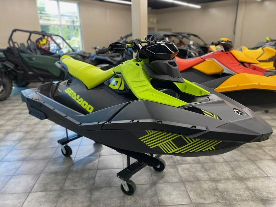 2023 Sea-Doo Spark Trix 3-up - Image 2