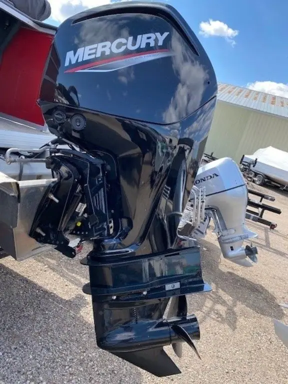 2025 Mercury 115HP Command Thrust EFI Outboard - Image 8