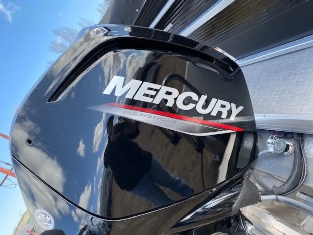 2025 Mercury 115HP Command Thrust EFI Outboard - Image 2